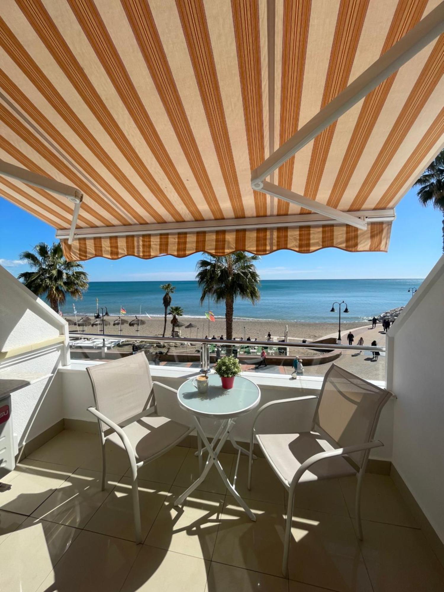 Roca Chica. Studio - First Line Beach Τορρεμολίνος Εξωτερικό φωτογραφία