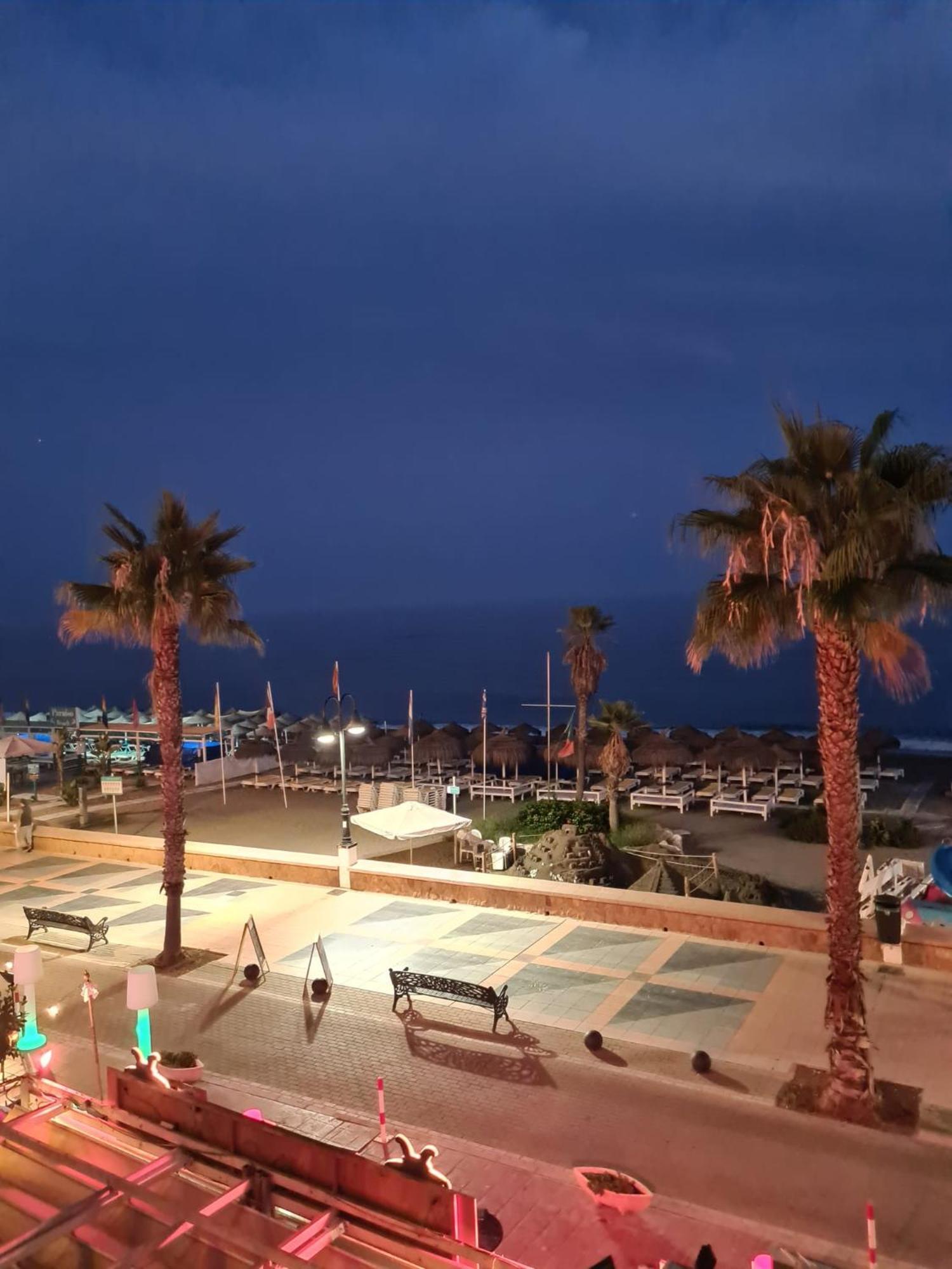 Roca Chica. Studio - First Line Beach Τορρεμολίνος Εξωτερικό φωτογραφία